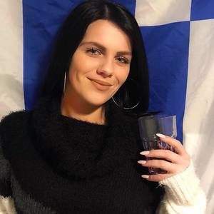 Meet your Posher, Devin